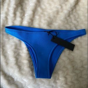 NWT triangl cheeky bikini bottoms- size medium